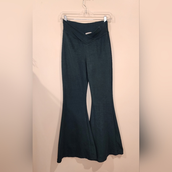 Yes Clothing Co Pants - Vintage 80's-90's Women's Sz M Flared Leg Ribbed Leggings Green Crossover Waist